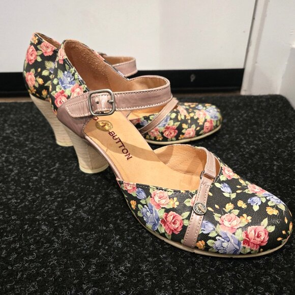 Gold Button Vintage Floral Print Leather Mary Janes - 38 - Picture 3 of 9